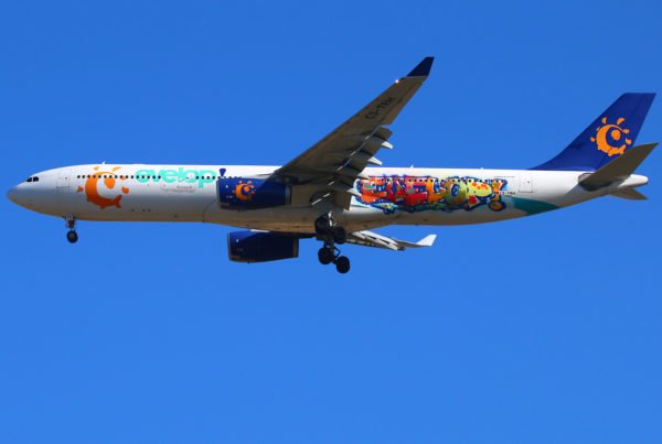 Graffiti profesional en avión