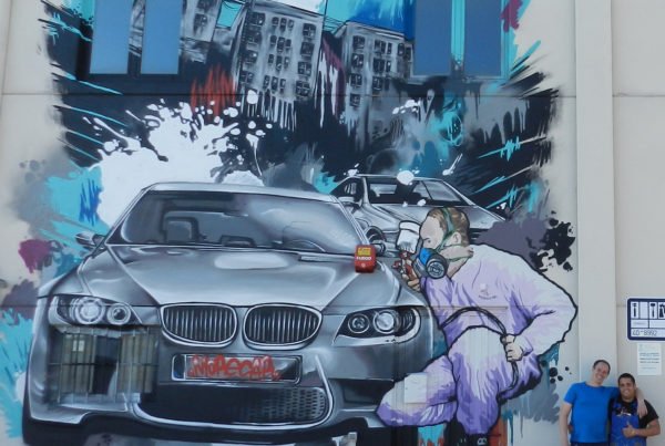 Mural urbano de gran tamaño