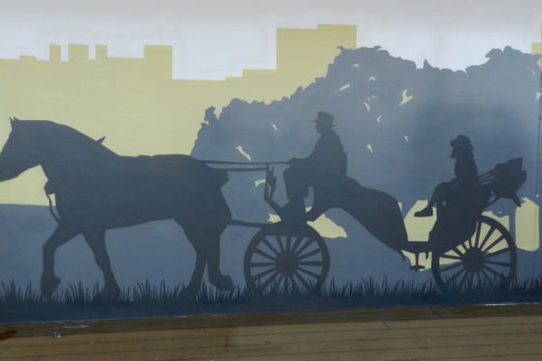 graffiti-decorativo-en-crucero3 Graffiti mural de carruaje y caballos