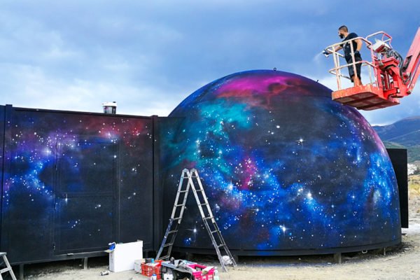 Mural-paisaje-espacial-planetario Graffiti de paisaje espacial en Almería