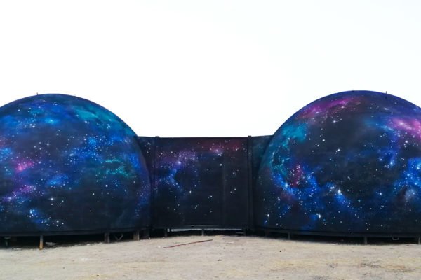 Mural-paisaje-espacio-exterior Graffiti profesional en planetario