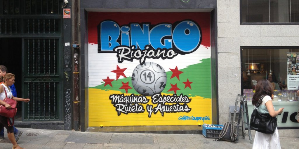 Graffiti-en-cierre-Bingo-Riojano-Madrid Graffiti en cierre del Bingo Riojano en Madrid.