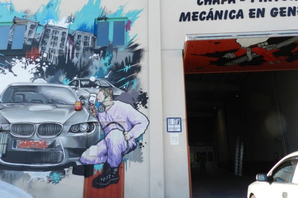 Graffiti-en-fachada-de-taller Graffiti Fachada Taller