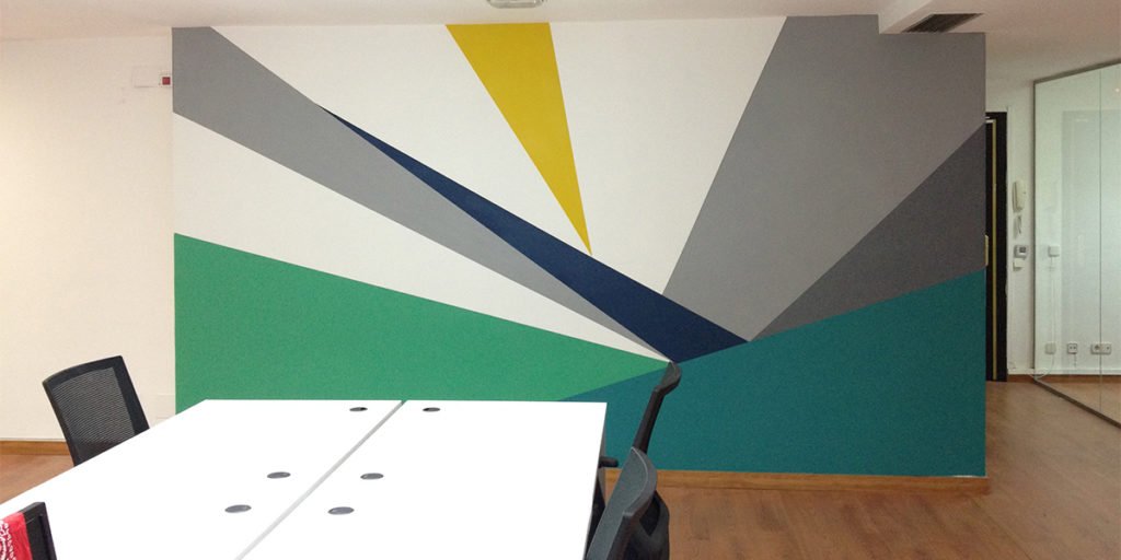 Decoración-moderna-con-graffiti-en-oficina Decoración moderna con graffiti en oficina