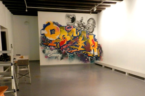 Graffiti-Louis-Armstrong-en-museo Graffiti de Louis Armstrong en museo