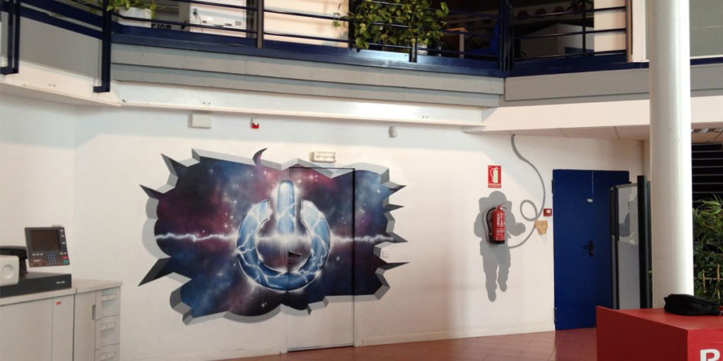 Graffiti-en-recepción-de-oficina-en-Alcalá-de-Henares Graffiti en la recepción de oficina de Alcalá