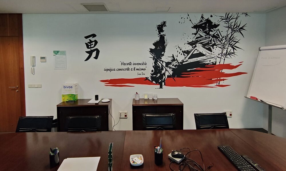 Graffiti japonés en oficina de Las Rozas de Madrid