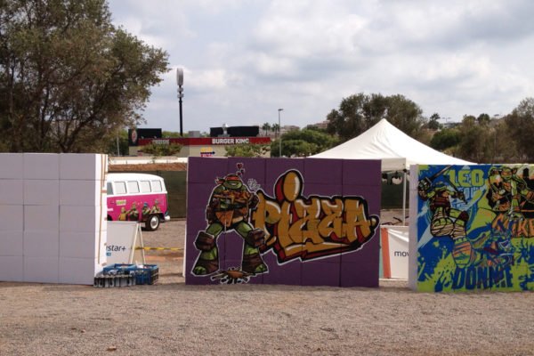 Graffitis-en-directo-en-evento-en-Benicassim Graffitis pintados en directo en evento de Nickelodeon.