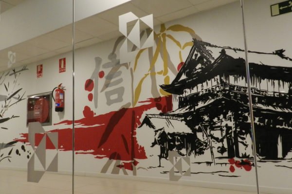 Mural-de-pagoda-en-oficina-de-Madrid Graffiti con estilo japonés en oficina