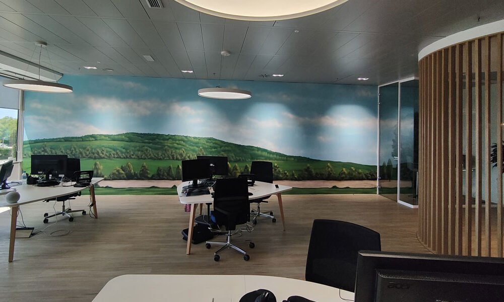Mural de paisaje en oficina de Pozuelo de Alarcón