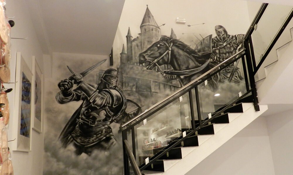 Mural medieval en tienda de Madrid