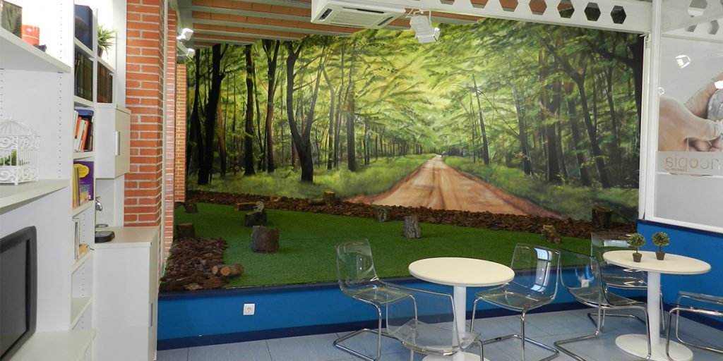 Trampantojo-de-paisaje-en-oficina Mural trampantojo en oficina de Alcalá de Henares