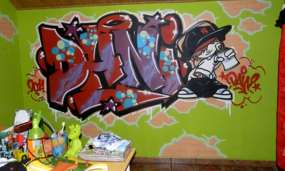 graffiti-con-el-nombre-de-daniel-en-habitacion Graffiti con el nombre de Daniel en habitación