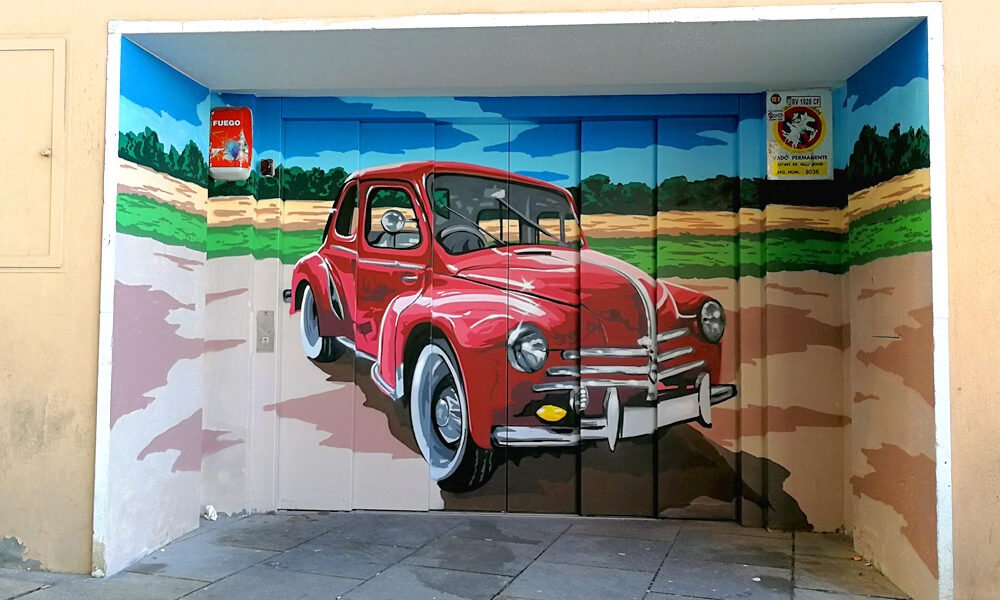 graffiti-de-coche-clasico-en-puerta-de-garaje-valladolid Graffiti de coche clásico en garaje de Valladolid