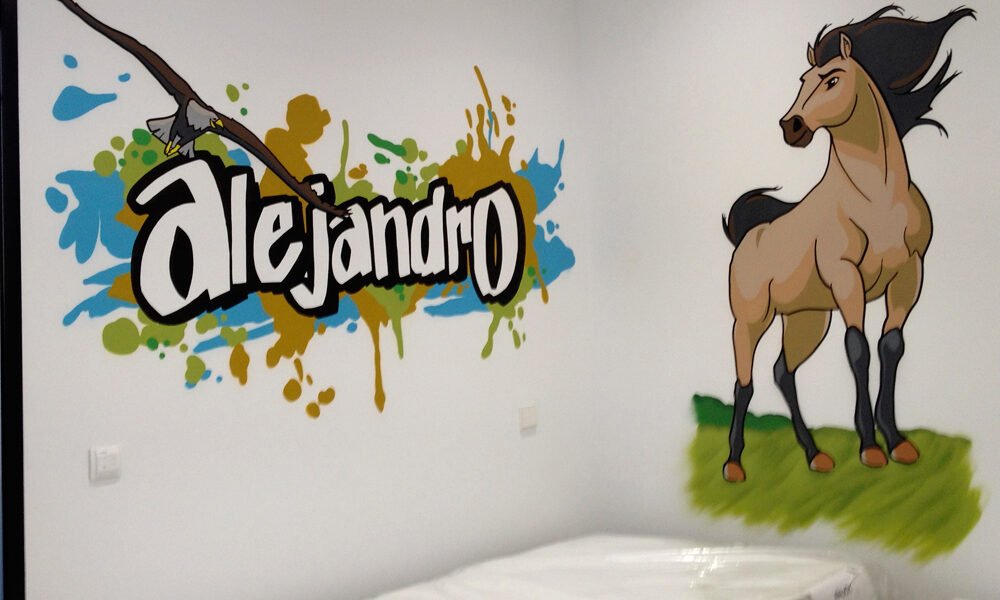 graffiti-en-habitacion-con-nombre-de-alejandro-y-caballo Graffiti en habitación con nombre de Alejandro