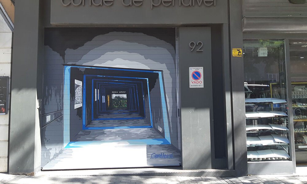 graffiti-en-puerta-de-garaje-de-oficina Graffiti en puerta de garaje de oficina
