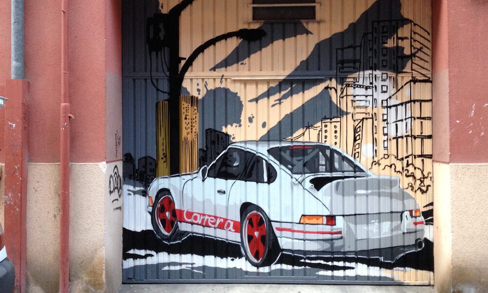 graffiti-en-puerta-garaje-valladolid Graffiti de coche en puerta de garaje de Valladolid