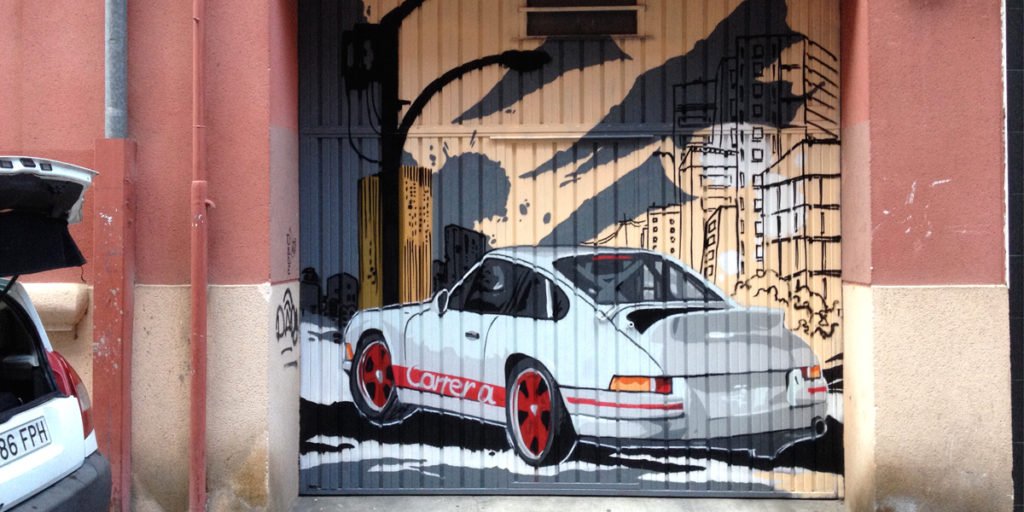 graffiti-en-puerta-garaje-valladolid Graffiti de coche en puerta de garaje de Valladolid