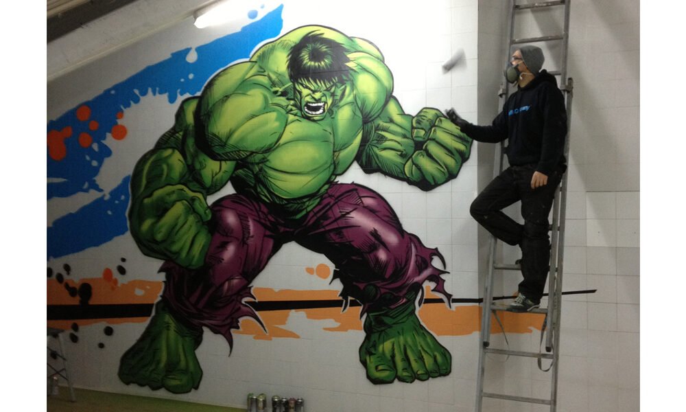 graffiti-profesional-de-hulk-en-box-de-crossfit Graffiti profesional de Hulk en gimnasio de Segovia