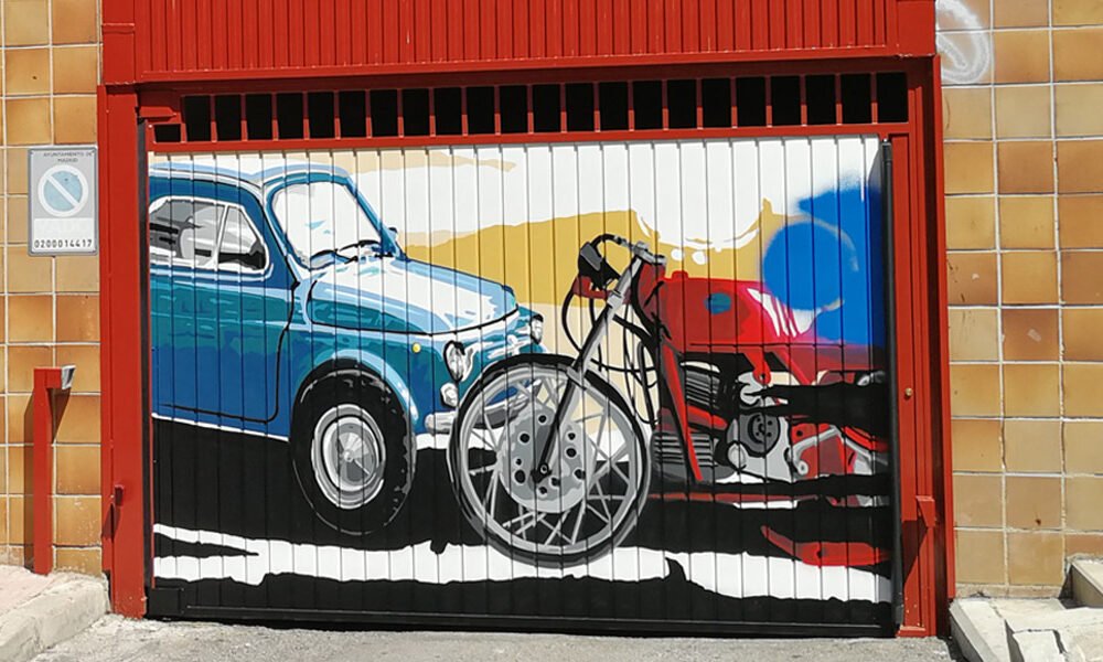 grafiti-de-coche-y-moto-en-puerta-de-garaje Graffiti de coche y moto en puerta de garaje