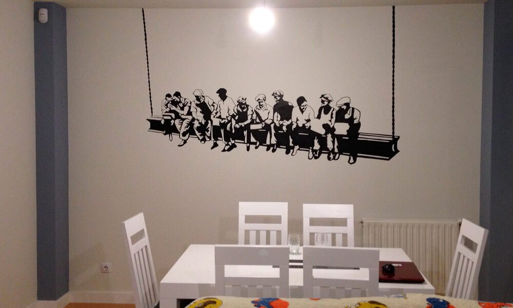 Mural artístico en salón de Madrid