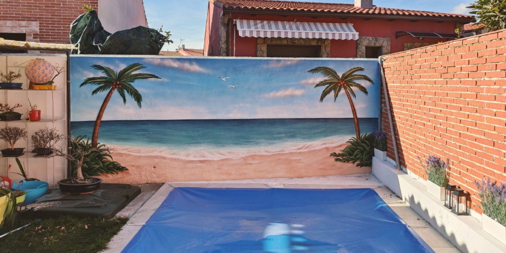 mural-con-paisaje-de-playa-en-patio-con-piscina Mural con paisaje de playa en patio con piscina