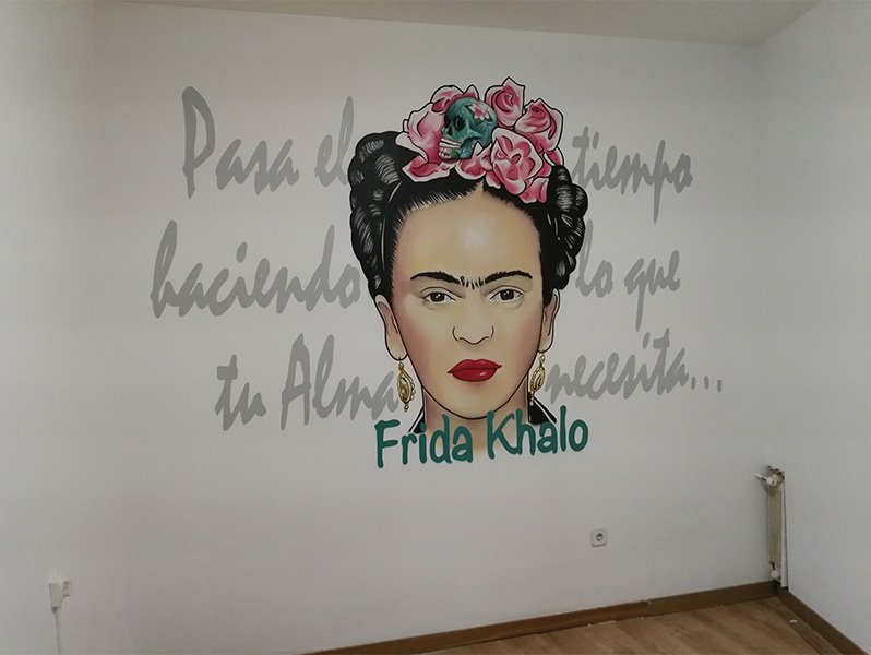 mural-de-frida-khalo-en-interior Mural de Frida Khalo en interior de Madrid