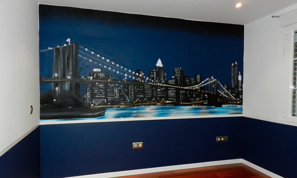 Mural de Nueva York en habitación de Madrid