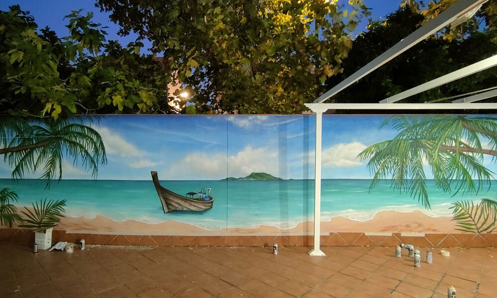 mural-de-playa-en-patio-privado-de-madrid Mural de playa en patio privado de Madrid