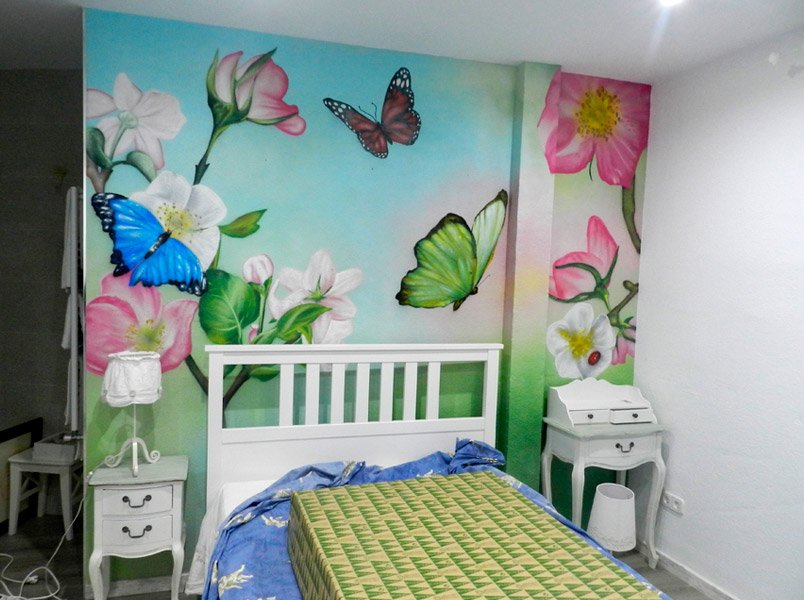 mural-decoratico-de-flores-en-habitacion Mural decorativo de flores en habitación