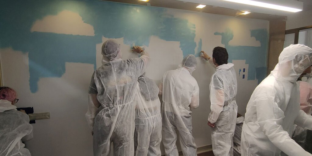 team-building-graffiti-oficina Team Building de Graffiti en oficina de Madrid