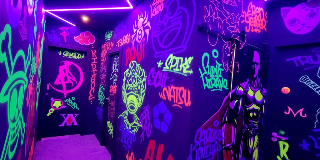 graffiti-fluorescente-en-restaurante Graffiti fluorescente en restaurante