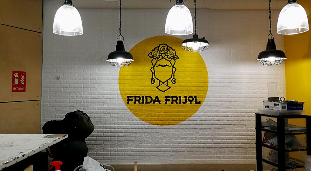 mural-de-logotipo-en-restaurante-de-madrid Mural de logotipo en restaurante de Madrid